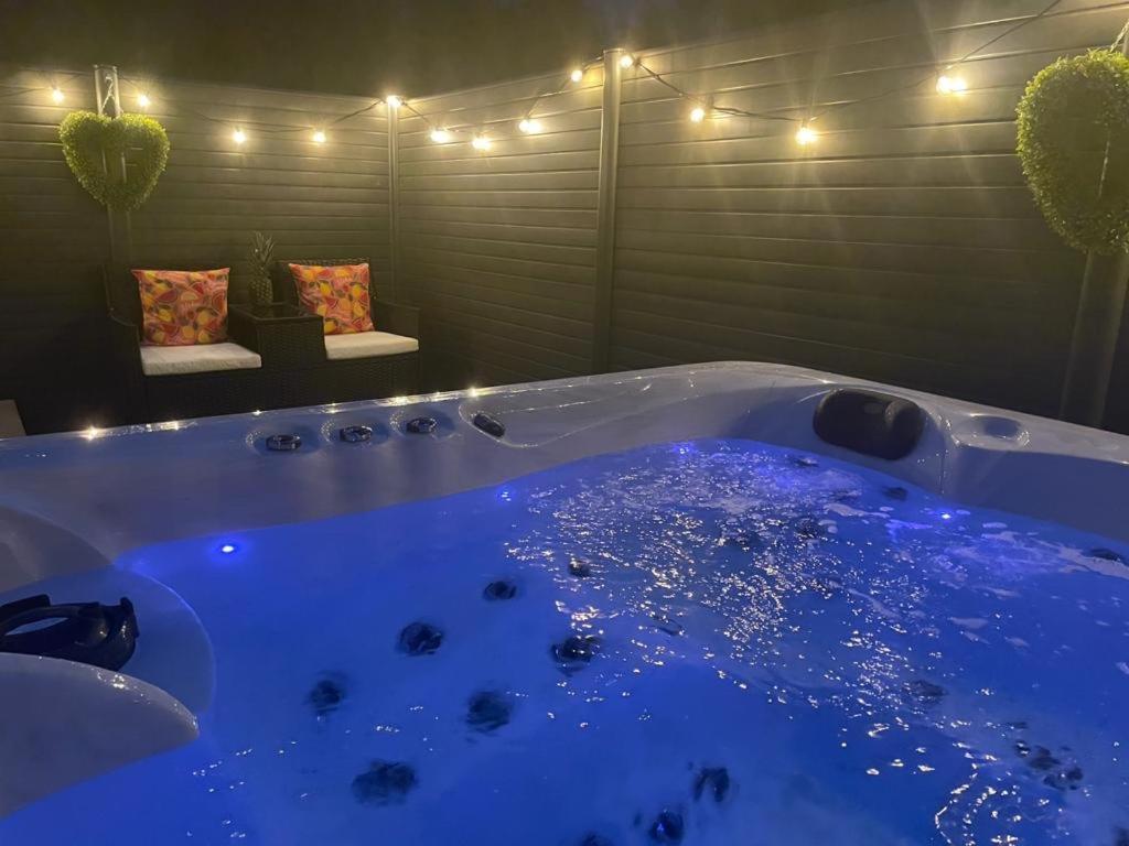 Hot Tub 9 The Fairways Otel Alnwick Dış mekan fotoğraf