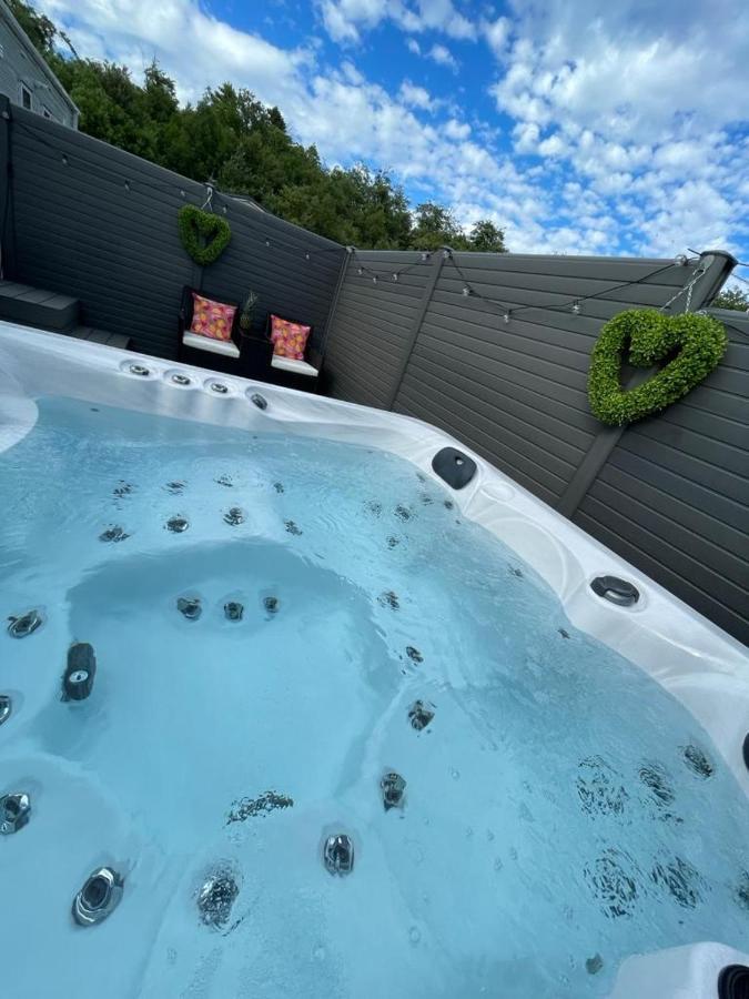 Hot Tub 9 The Fairways Otel Alnwick Dış mekan fotoğraf